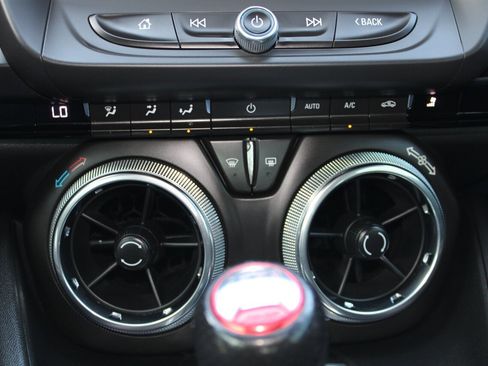 Used 2018 Chevrolet Camaro SS RWD image 33
