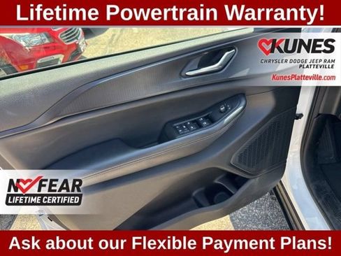 Used 2024 Jeep Grand Cherokee Altitude AWD/4WD image 16