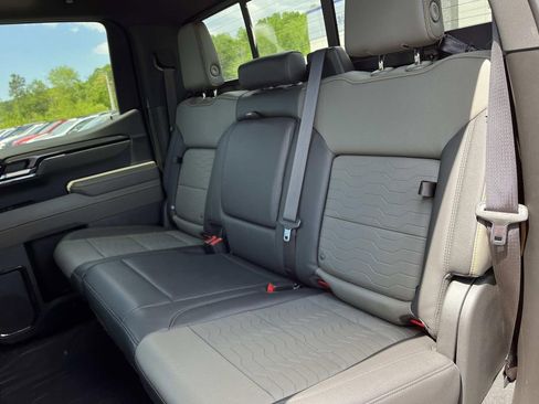 Used 2023 Chevrolet Silverado 1500 ZR2 w/ Technology Package AWD/4WD image 21