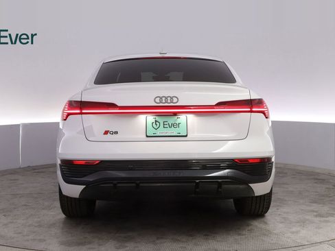 Used 2024 Audi Q8 e-tron Premium Plus w/ Premium Plus Package AWD/4WD image 15