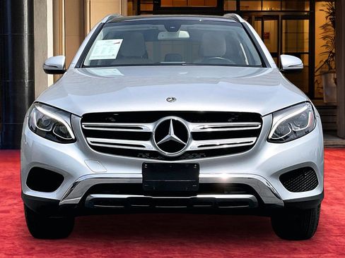 Used 2019 Mercedes-Benz GLC 300 image 3