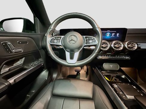 Used 2021 Mercedes-Benz GLB 250 4MATIC image 34