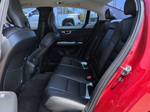 Used 2019 Volvo S60 T5 Momentum FWD image 14