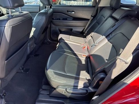 Used 2022 Nissan Pathfinder SL image 17