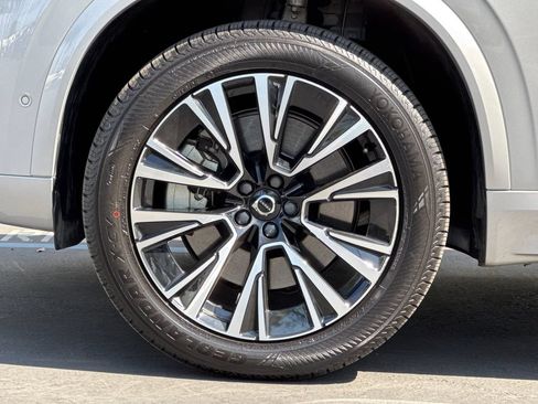 Certified 2024 Volvo XC90 T8 Plus AWD/4WD image 26