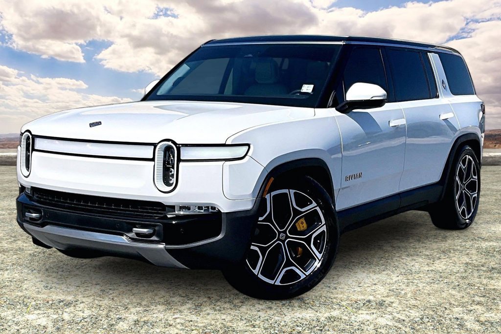 Used 2023 Rivian R1S Adventure Quad AWD/4WD image 3