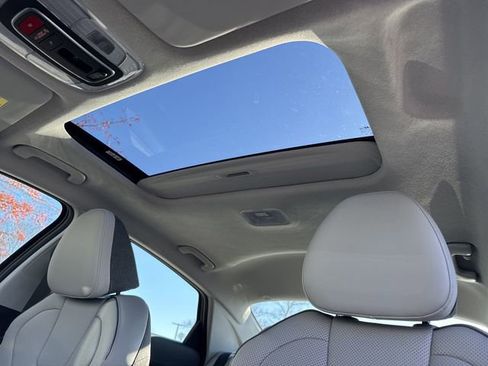 New 2026 Hyundai Elantra Limited FWD image 32