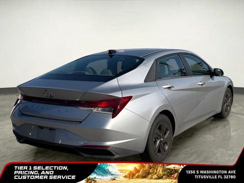 Used 2021 Hyundai Elantra SEL w/ Convenience Package FWD image 8