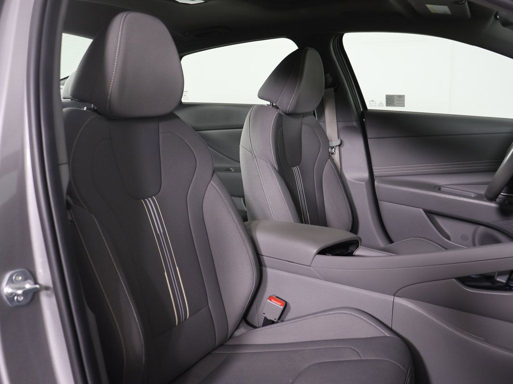 Certified 2024 Hyundai Elantra SEL w/ Convenience Package FWD image 29