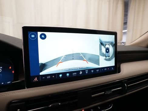 Used 2025 Lincoln Corsair Reserve w/ Towing Package image 20