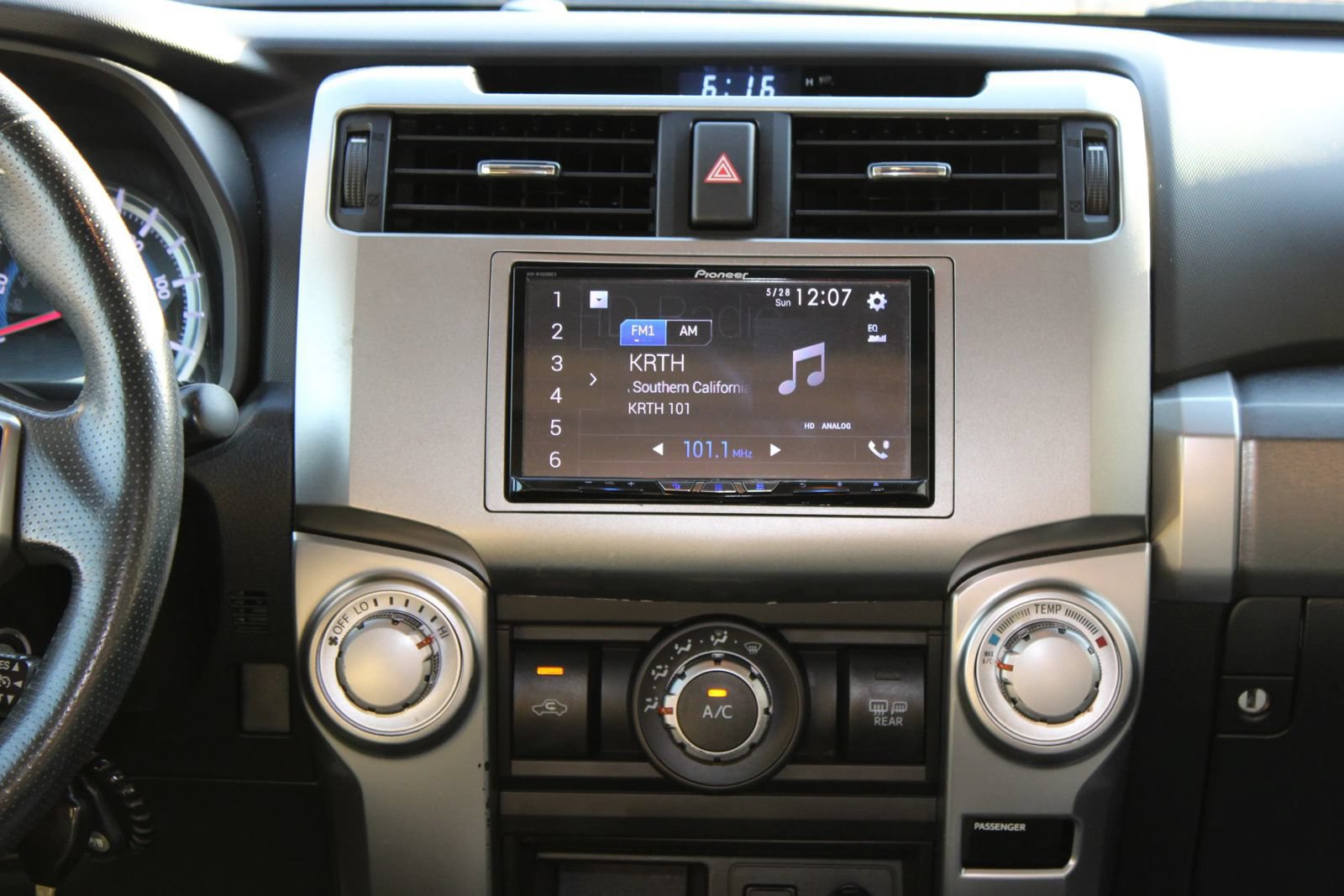 Used 2018 Toyota 4Runner SR5 Premium RWD image 18