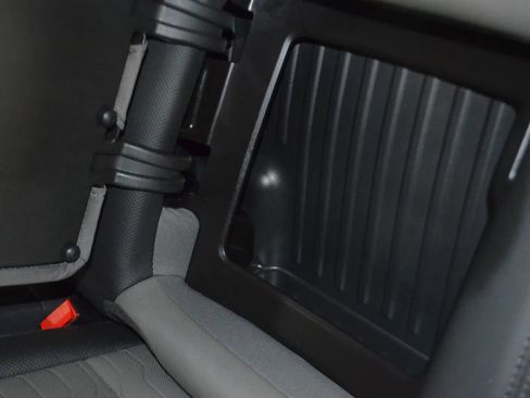 Used 2023 Chevrolet Silverado 1500 ZR2 w/ Technology Package image 24