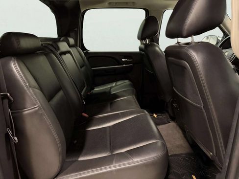 Used 2012 Chevrolet Avalanche LTZ AWD/4WD image 22
