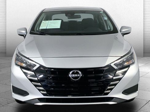 Used 2025 Nissan Versa SV w/ Trunk Package FWD image 2