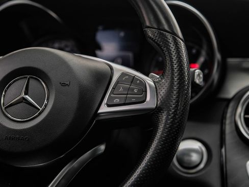 Used 2019 Mercedes-Benz GLC 300 image 21