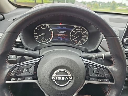 Used 2024 Nissan Altima 2.5 SR FWD image 21