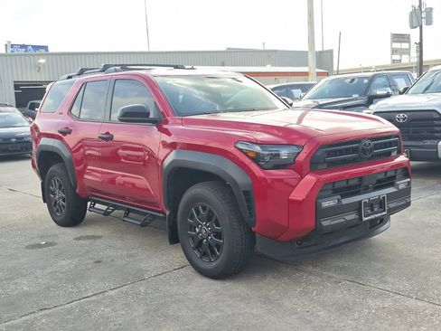 Certified 2025 Toyota 4Runner SR5 AWD/4WD image 4