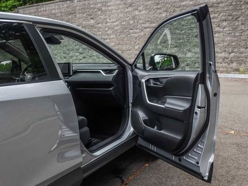 Certified 2025 Toyota RAV4 LE AWD/4WD image 15