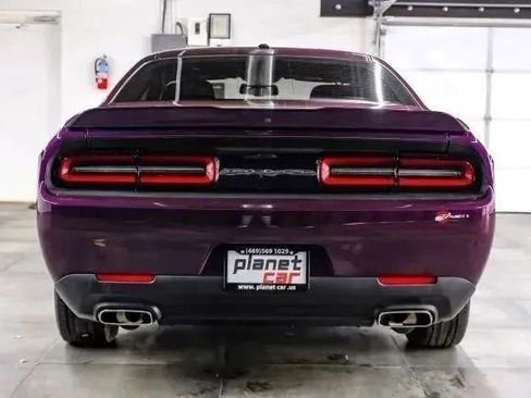 Used 2020 Dodge Challenger SXT RWD image 13