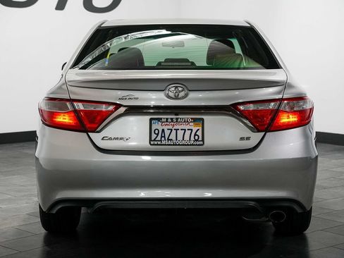 Used 2017 Toyota Camry SE FWD image 5