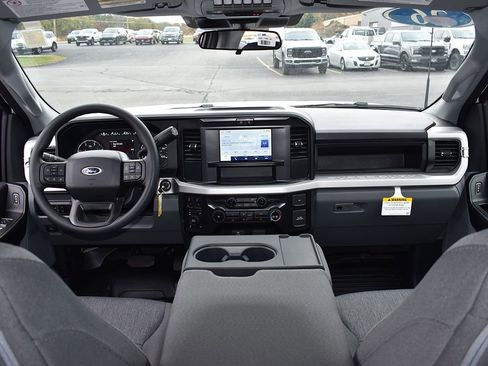 New 2026 Ford F250 XL w/ FX4 Off-Road Package image 4