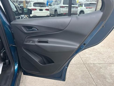 Used 2020 Chevrolet Equinox LT w/ Driver Convenience Package image 15