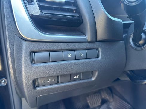 Used 2021 Nissan Rogue Platinum image 16