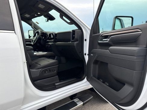 Used 2024 Chevrolet Silverado 3500 LTZ w/ LTZ Convenience Package image 28