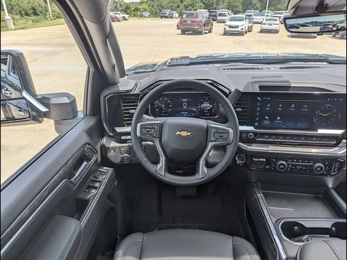 New 2026 Chevrolet Silverado 3500 LTZ w/ LTZ Convenience Package AWD/4WD image 3