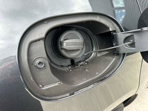 Used 2026 Porsche Macan GTS image 43