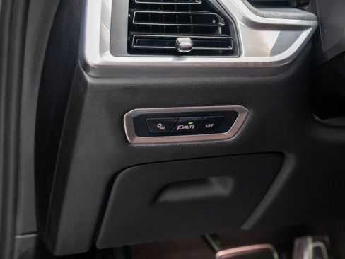 Certified 2024 BMW X7 xDrive40i w/ Executive Package image 21