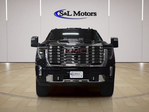 Used 2025 GMC Sierra 2500 Denali w/ Denali Reserve Package AWD/4WD image 3