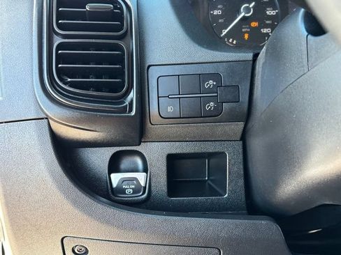 Used 2024 RAM ProMaster 2500 w/ Convenience Group FWD image 31