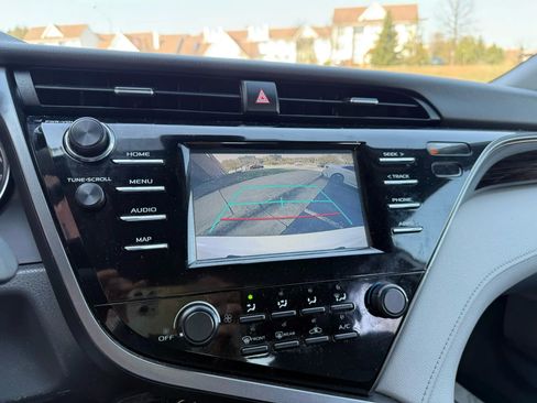 Used 2019 Toyota Camry LE image 16