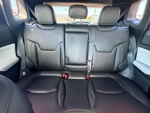 Used 2025 Jeep Compass Limited AWD/4WD image 39