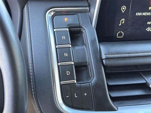 Used 2023 GMC Yukon SLT image 12