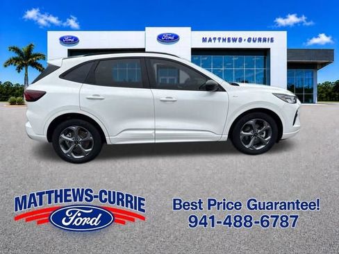 Certified 2023 Ford Escape ST-Line w/ Tech Pack #1 FWD image 3