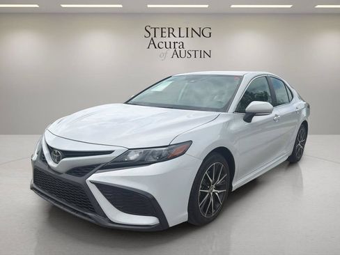 Used 2024 Toyota Camry SE FWD image 1
