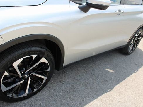 Used 2022 Mitsubishi Outlander SE image 50