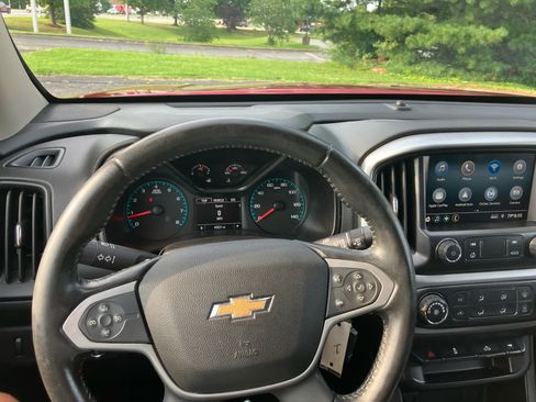 Used 2021 Chevrolet Colorado LT w/ LT Convenience Package AWD/4WD image 16