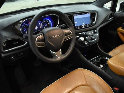 Used 2022 Chrysler Pacifica Pinnacle image 17