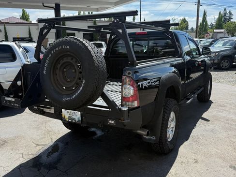 Used 2015 Toyota Tacoma 4x4 Access Cab V6 w/ TRD Off-Road Package image 4