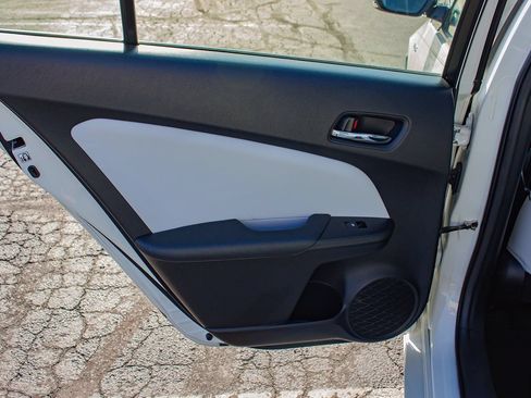 Used 2016 Toyota Prius Four FWD image 15