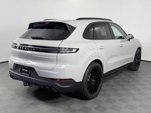 Certified 2024 Porsche Cayenne AWD/4WD image 6