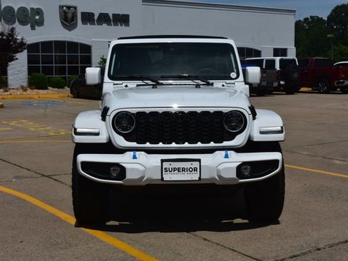 Used 2024 Jeep Wrangler High Altitude AWD/4WD image 2