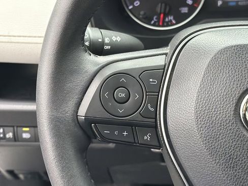 Used 2022 Toyota RAV4 XLE Premium image 25