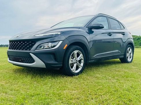 Used 2023 Hyundai Kona SEL w/ Cargo Package AWD/4WD image 2
