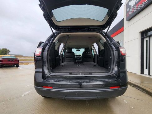 Used 2016 Chevrolet Traverse LT w/ Style and Technology Package FWD image 20