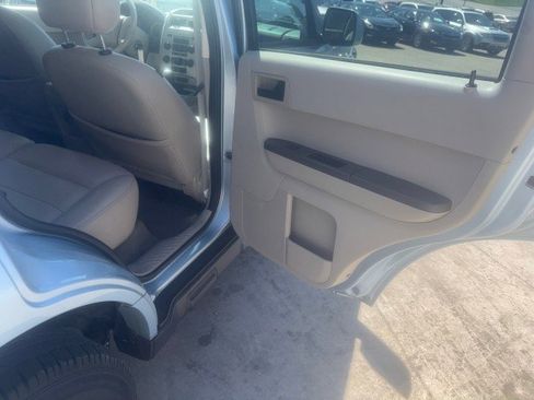 Used 2008 Ford Escape 2WD Hybrid image 17