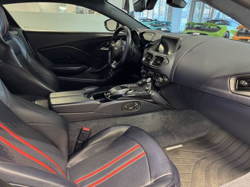 Used 2020 Aston Martin V8 Vantage Coupe image 13